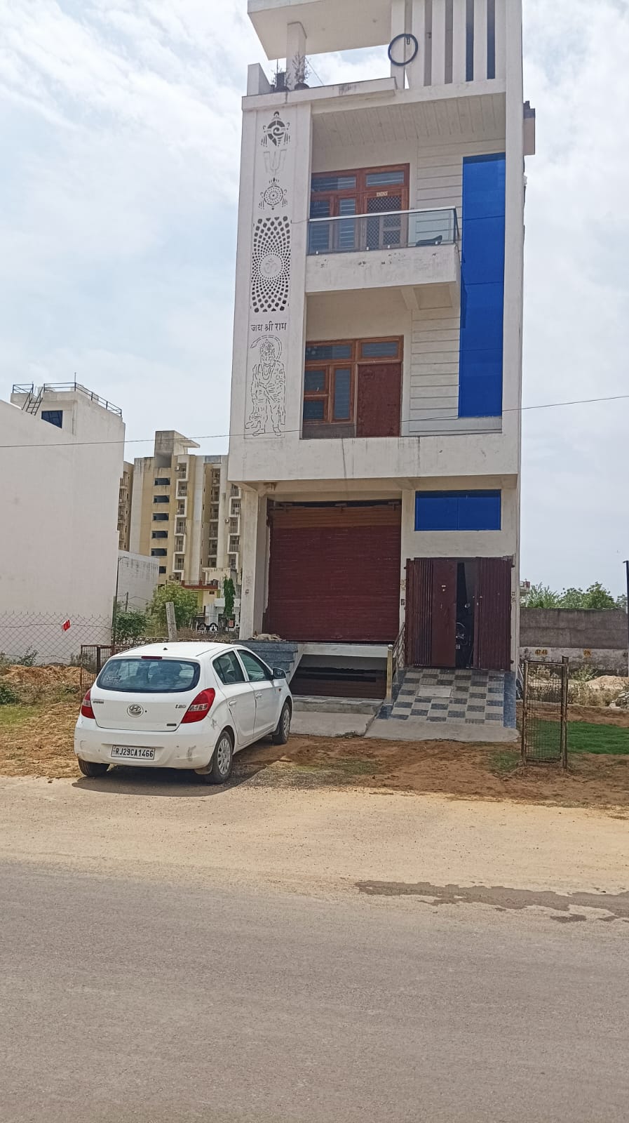 SPACE FOR OFFICE/BANK/WAREHOUSE ON 100 ft ROAD-Pratap Nagar-Jaipur